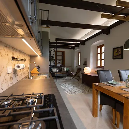 Campanile Nero Apartment